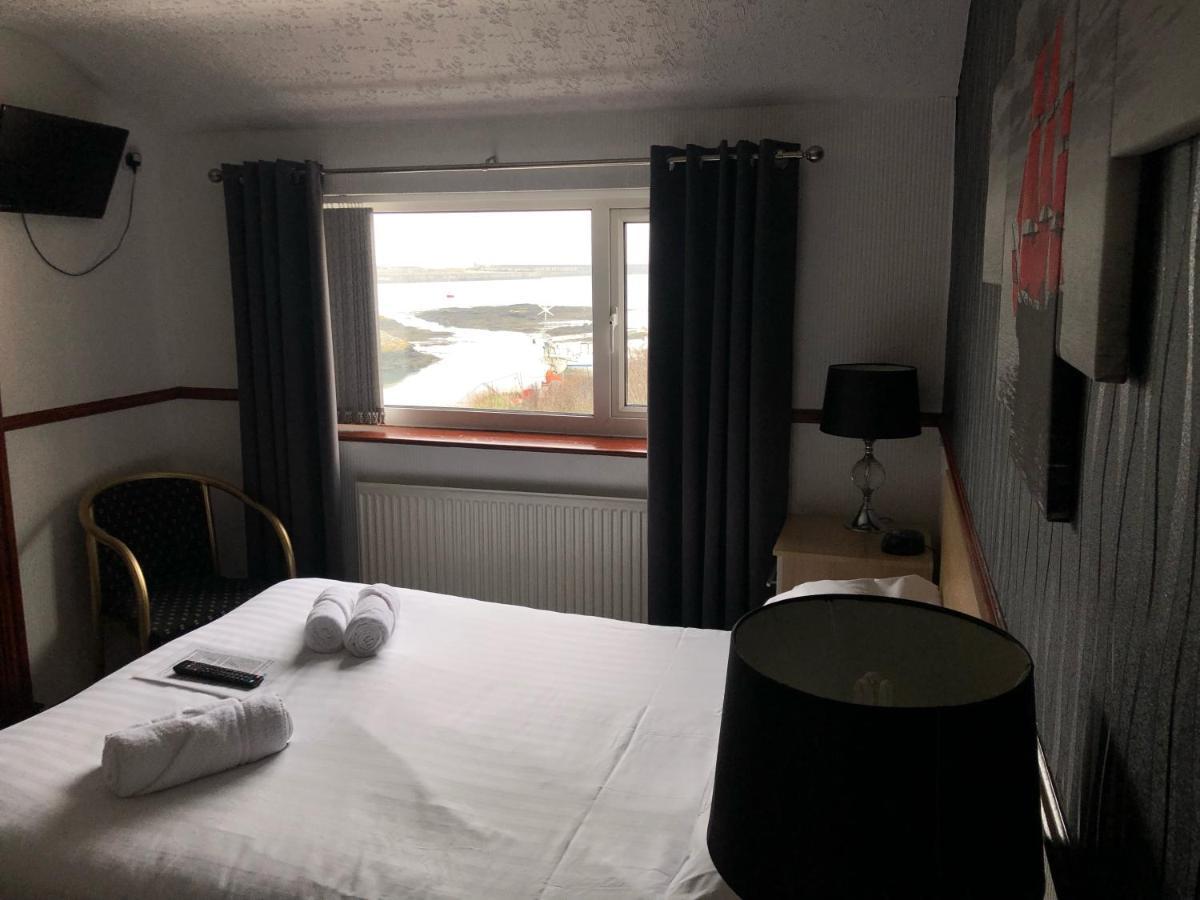 Boathouse Hotel Holyhead Exterior foto