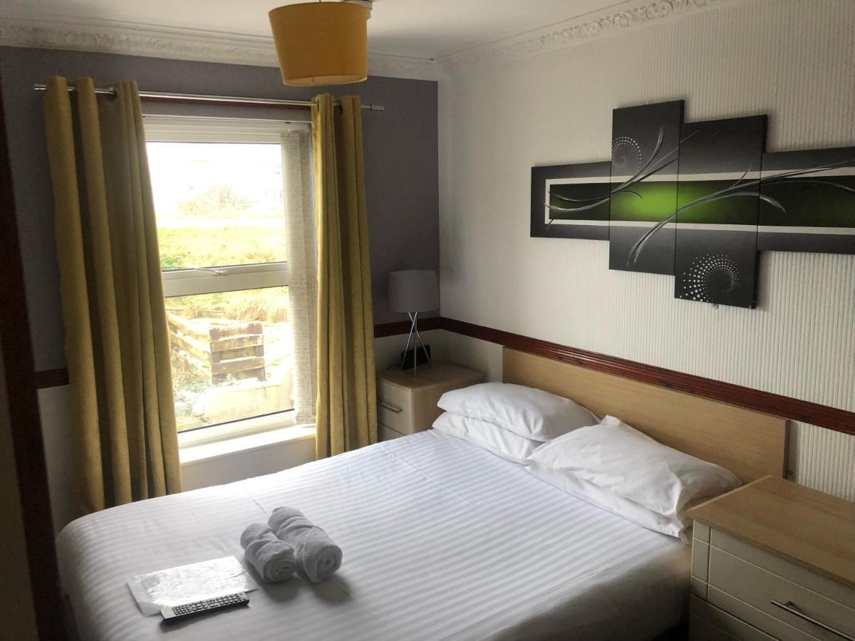 Boathouse Hotel Holyhead Exterior foto