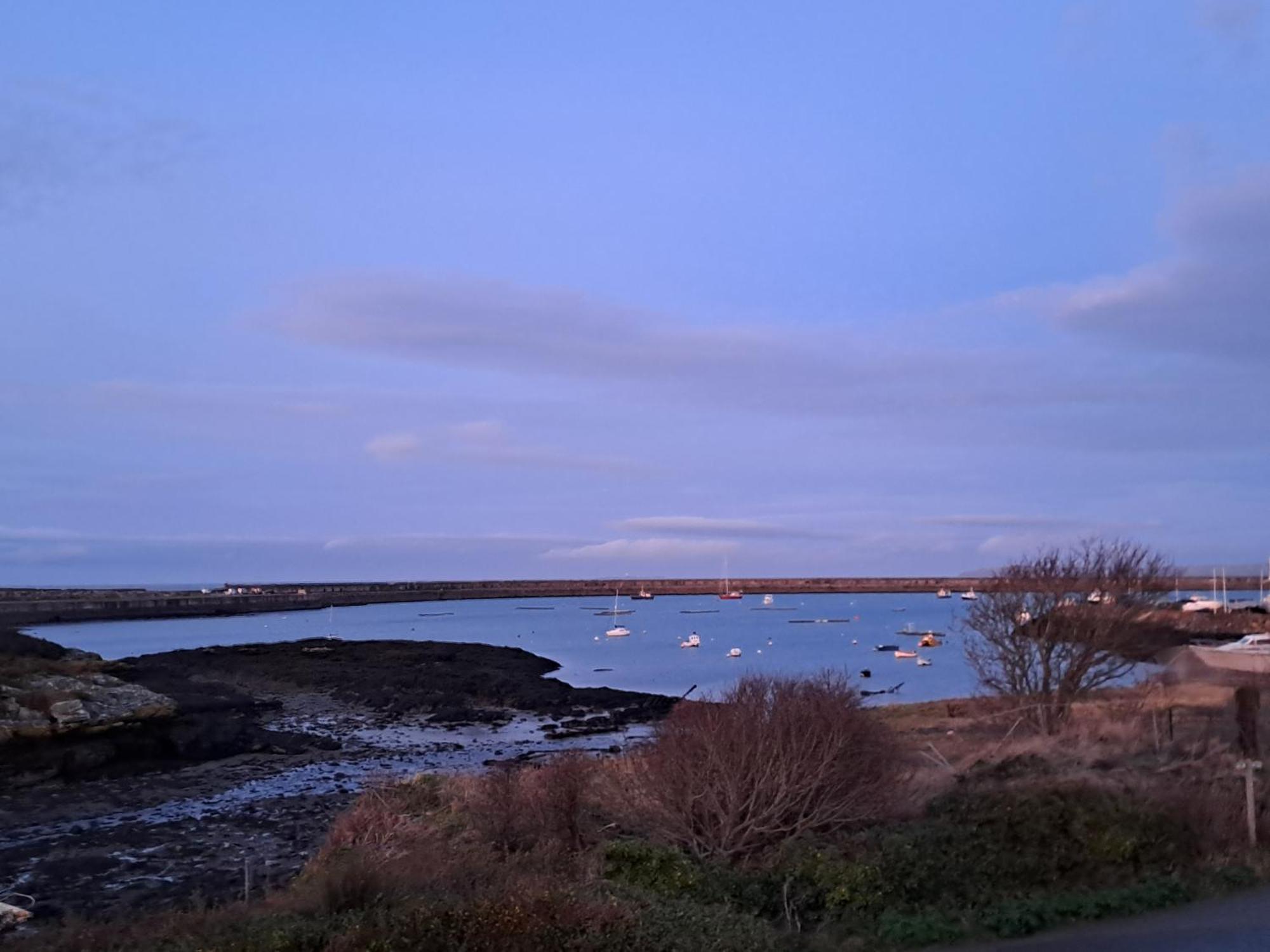 Boathouse Hotel Holyhead Exterior foto