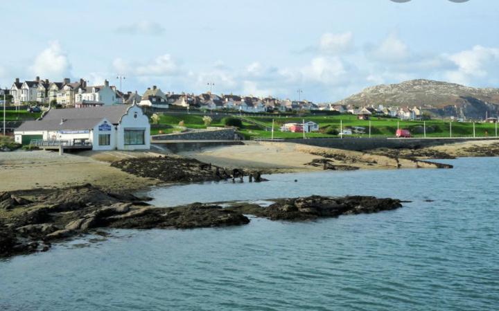 Boathouse Hotel Holyhead Exterior foto